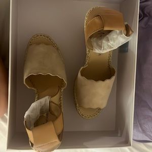 BEIGE WEDGE ESPADRILLES. NEVER WORN. SIZE 5.5